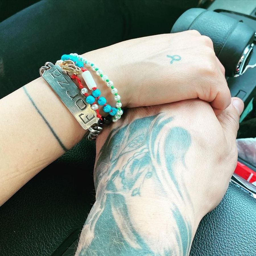 Felices 6 meses Dinorah…TE AMO, escribió Osvaldo en su cuenta de Instagram, junto a una serie de fotos inéditas de la pareja