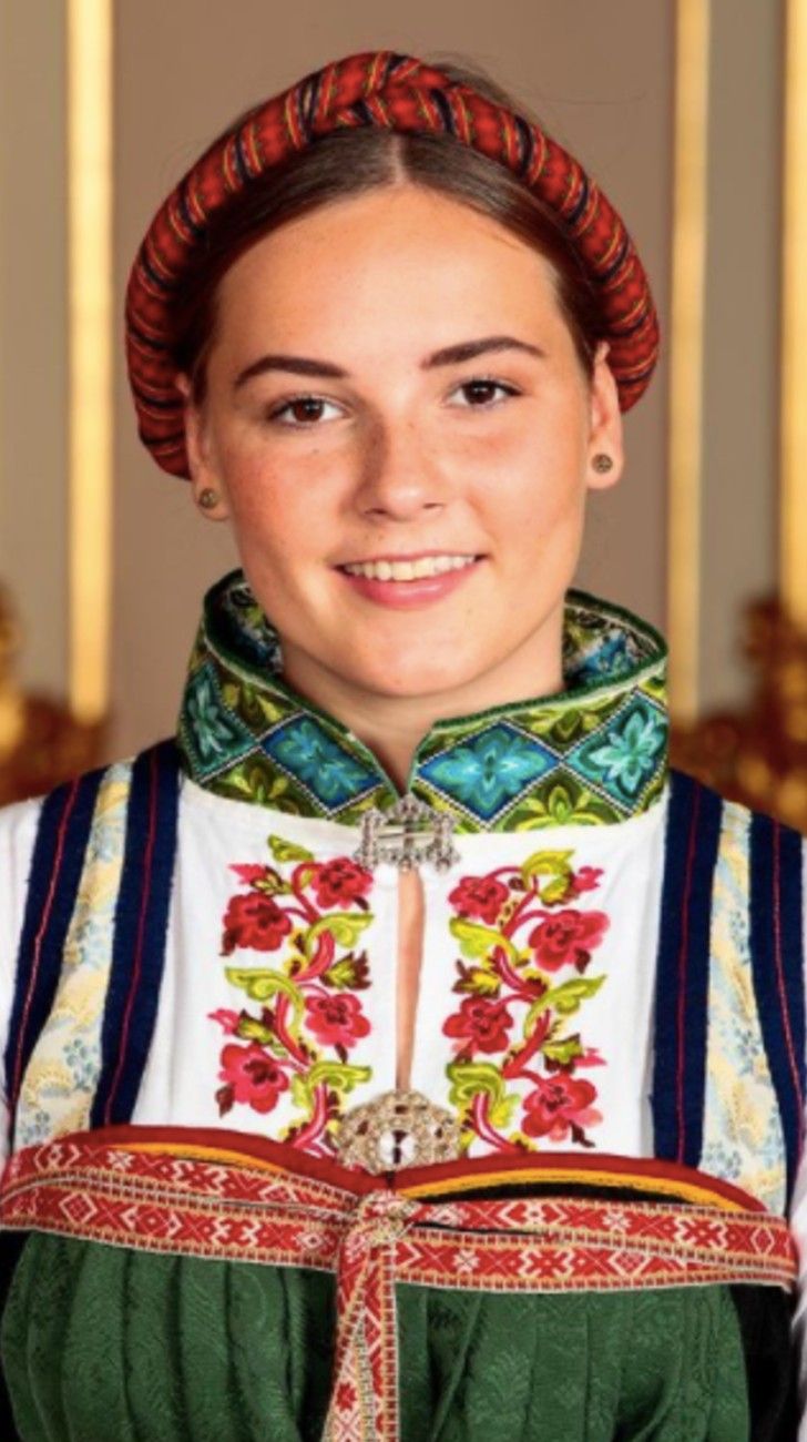 La princesa Ingrid Alexandra imitó a su madre y trabajó como camarera 