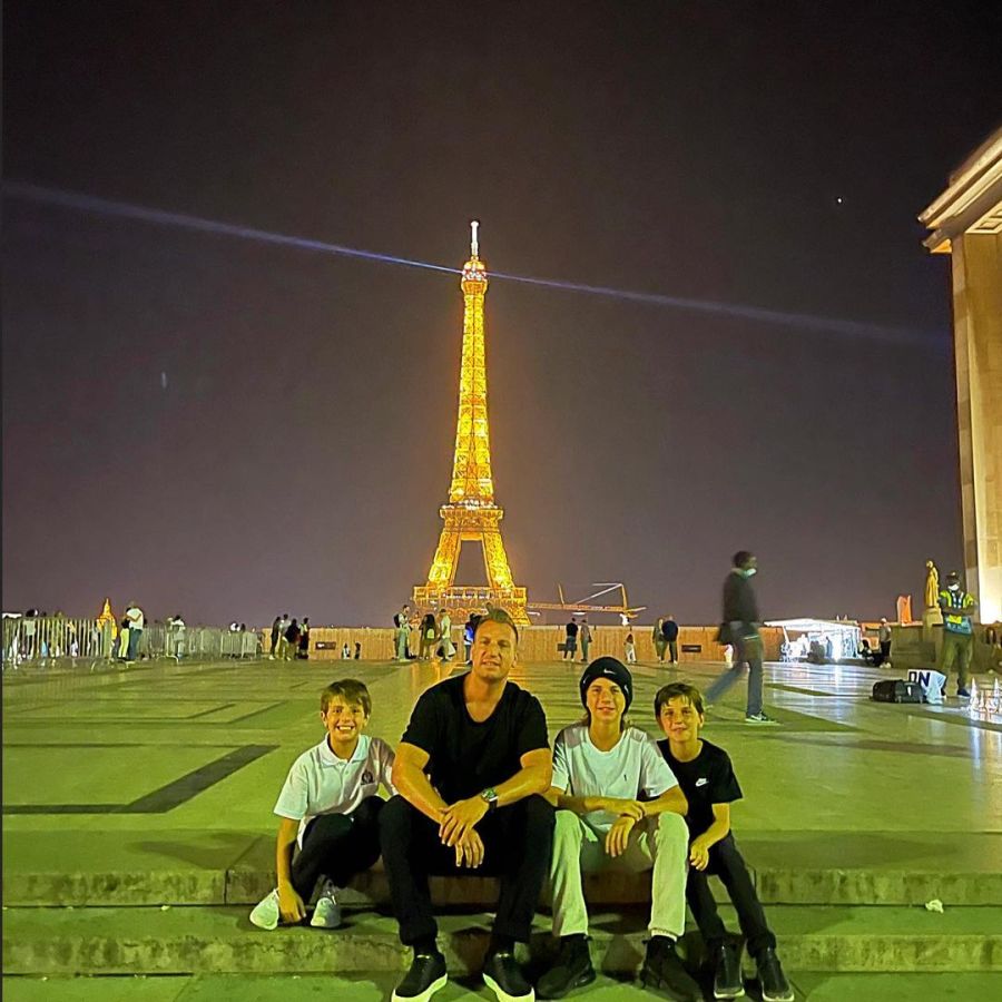 ¿Qué dirá Wanda? Las fotos de Maxi López en París con sus hijos y su novia
