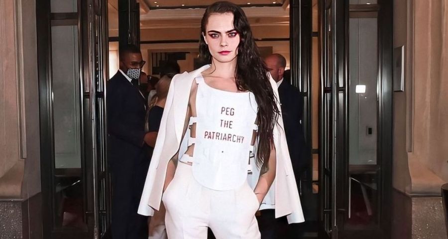 ¿Qué significa Peg the Patriarchy en el chaleco de Cara Delevingne?