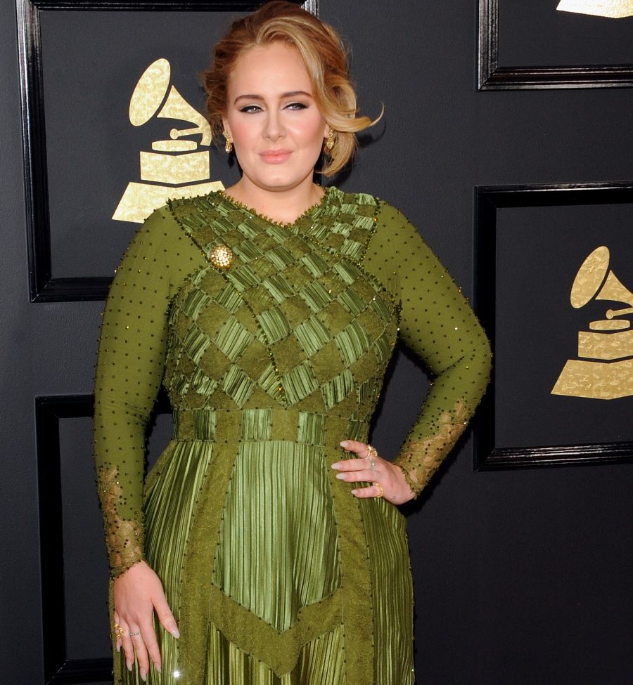 Adele en su mejor momento y con novio oficial