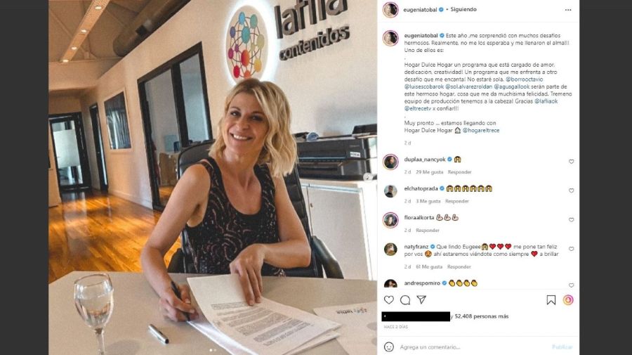 Eugenia Tobal firma con laflia