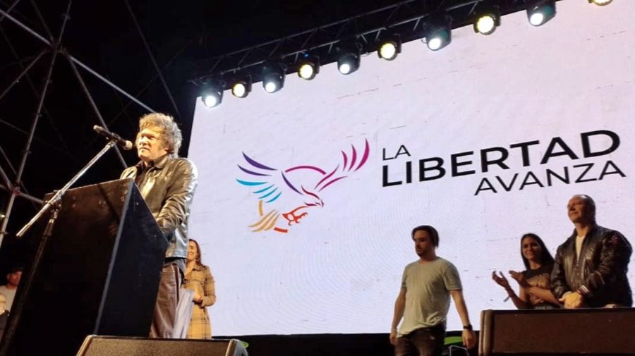 Javier Milei, en el masivo acto libertario de Parque Lezama.