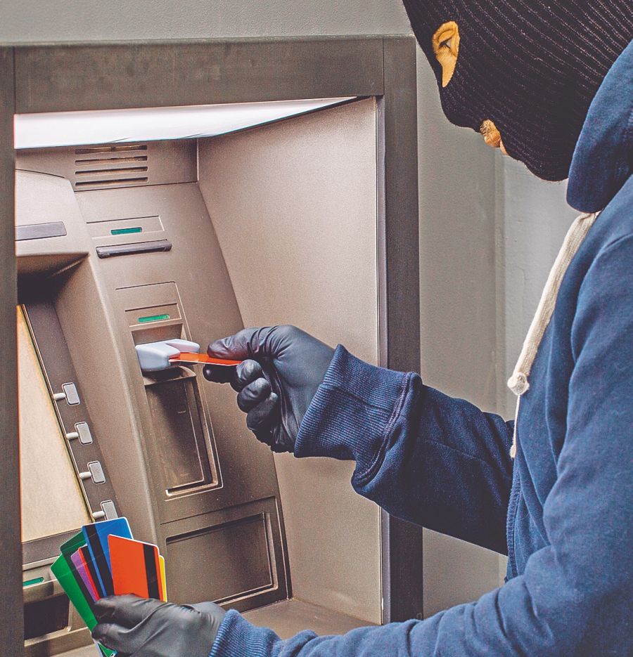 Utilizar siempre terminales y cajeros automáticos que se encuentren en sucursales bancarias u otras instituciones protegidas