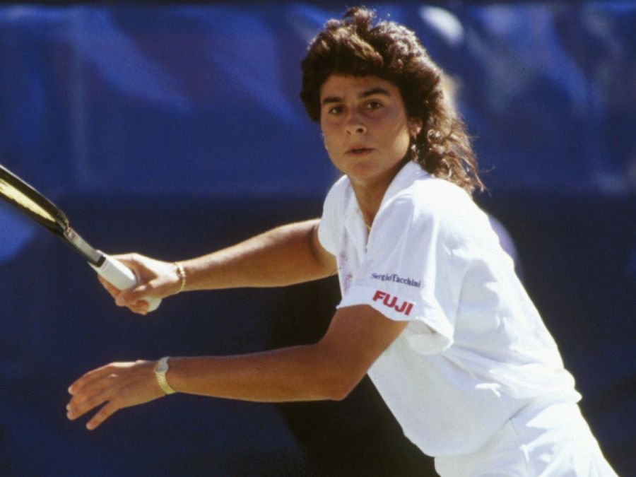 El 18 de noviembre de 1996, se retiró del tenis profesional Gabriela Sabatini
