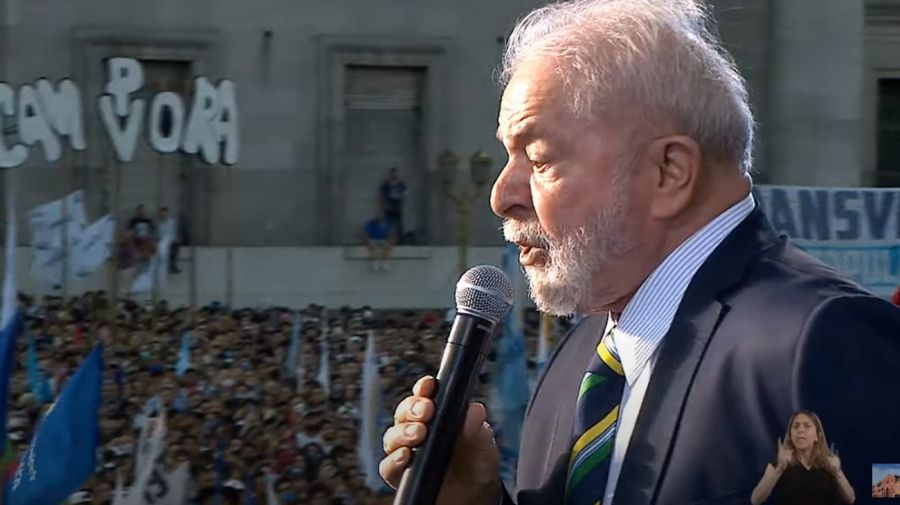 Lula da Silva, hablando en Plaza de Mayo.