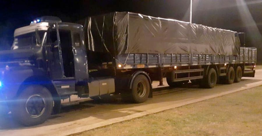 Detienen un camión que traslada 2 toneladas de marihuana en Corrientes