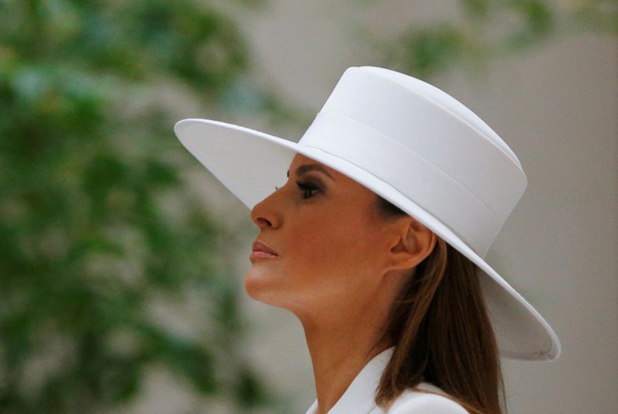 Melania Trump subastará su sombrero y la puja abre en 250.000 dólares