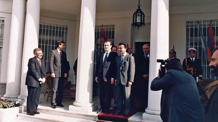 Carlos Menem junto al presidente armenio Levon Ter-Petrossian 20220117