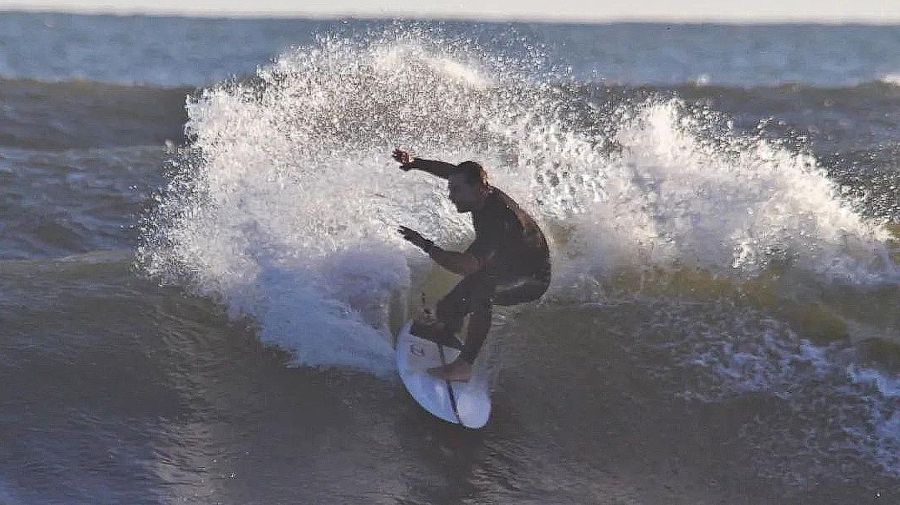 El presidente de Uruguay surfeando en las playas de La Paloma 20220131