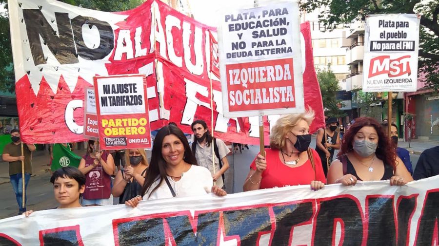 Masiva marcha en Córdoba fuera el FMI 20220209