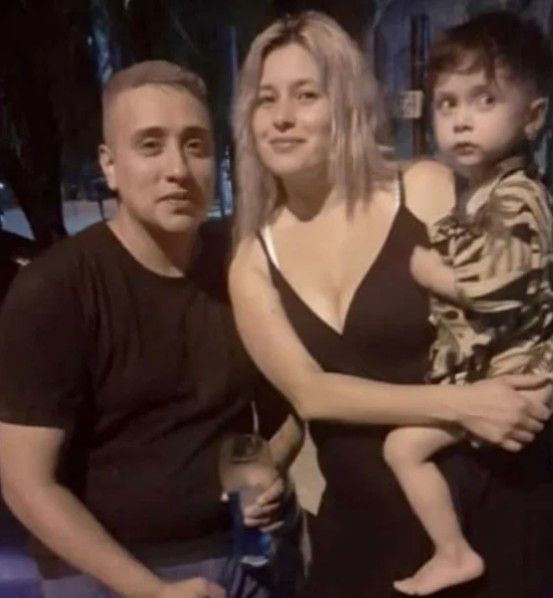 Guillermo Sebastián Martínez (36) y su pareja Ruth de los Ángeles Figueroa (29), con su hijo Felipe, de 2 años