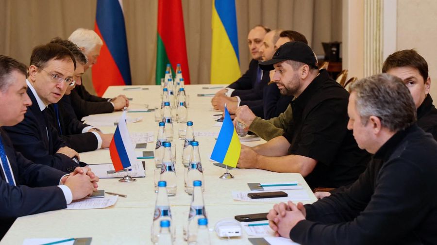 Arrancaron las negociaciones entre Rusia y Ucrania, que exige un alto el fuego y retiro de tropas 20220228