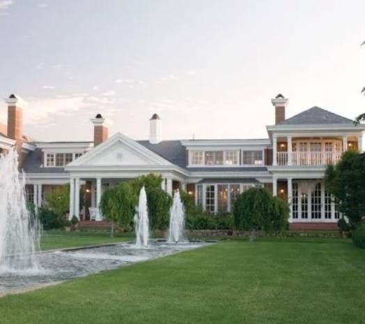 Cuánto cuesta la lujosa mansión que Benjamín Vicuña tiene en Chile