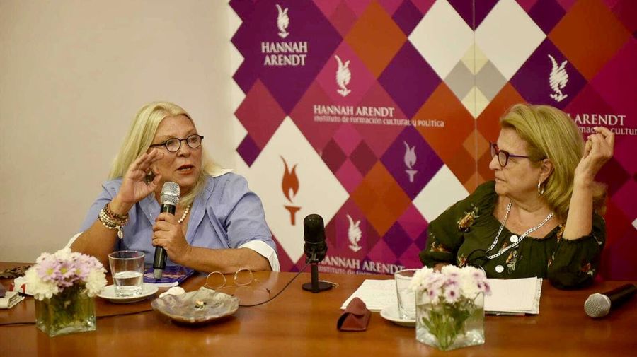 Elisa Carió en una charla por Zoom organizada por el instituto Hannah Arendt 20220316