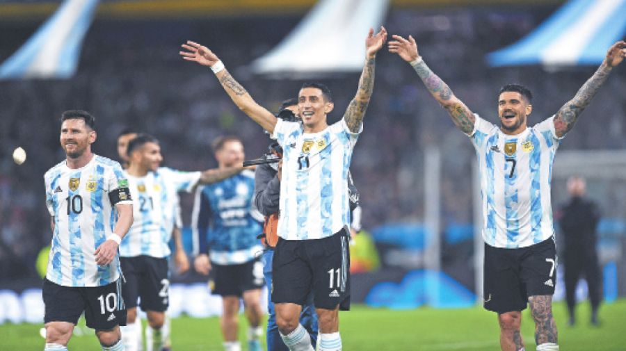 20220327_seleccion_afa_messi_dimaria_depaul_telam_g