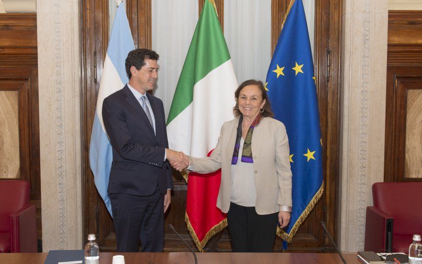 Wado de Pedro y Luciana Lamorgese en Italia 20220407