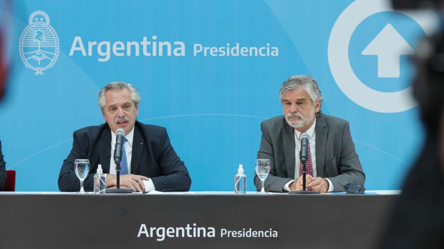 Criticando la gestión de Macri, Alberto anunció un aumento salarial para investigadores del Conicet