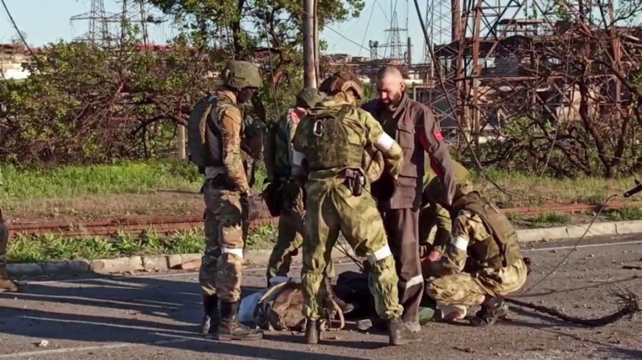Los saldados ucranianos en Mariúpol. 