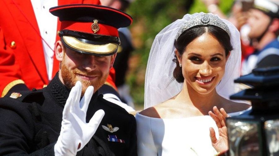 Meghan Markle y el príncipe Harry cumplen cuatro años casados: recordamos los looks de su boda