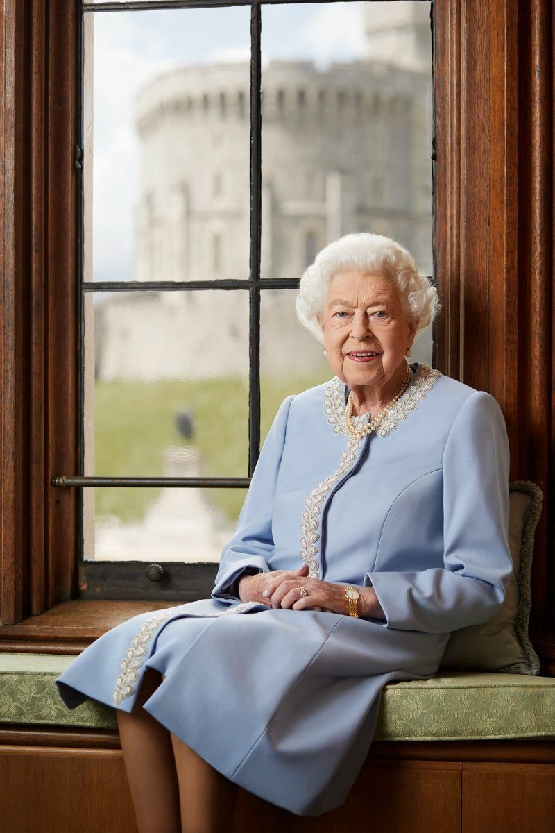 Jubileo de la Reina Isabel II : Así es su nuevo retrato oficial para festejar los 70 años en el trono