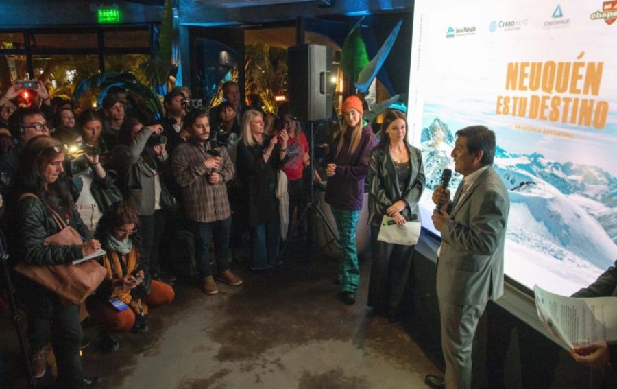 Con celebridades y nuevos destinos, Neuquén inauguró la temporada invernal 2022