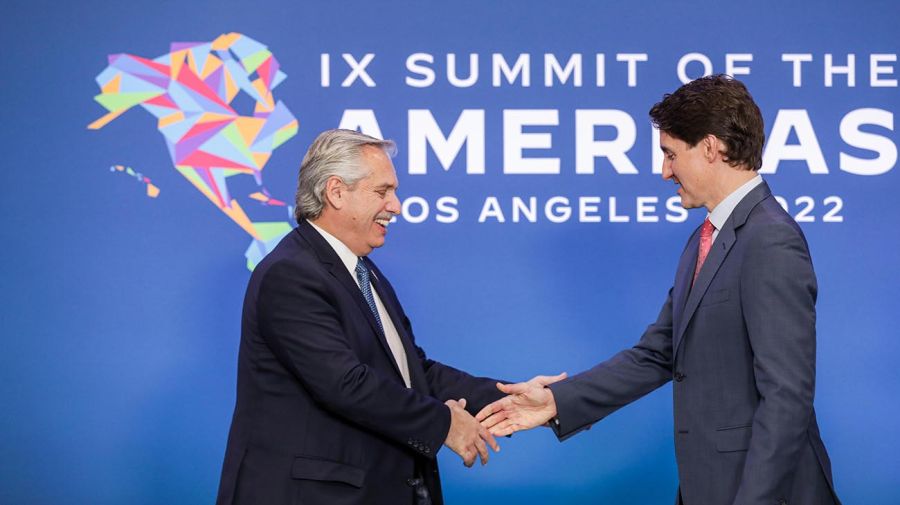 Alberto Fernández con el primer ministro de Canadá, Justin Trudeau 20220609