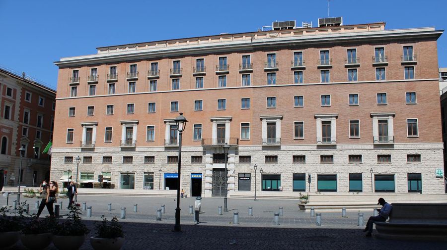 Palazzo Marini, en la ciudad de Roma 20220628