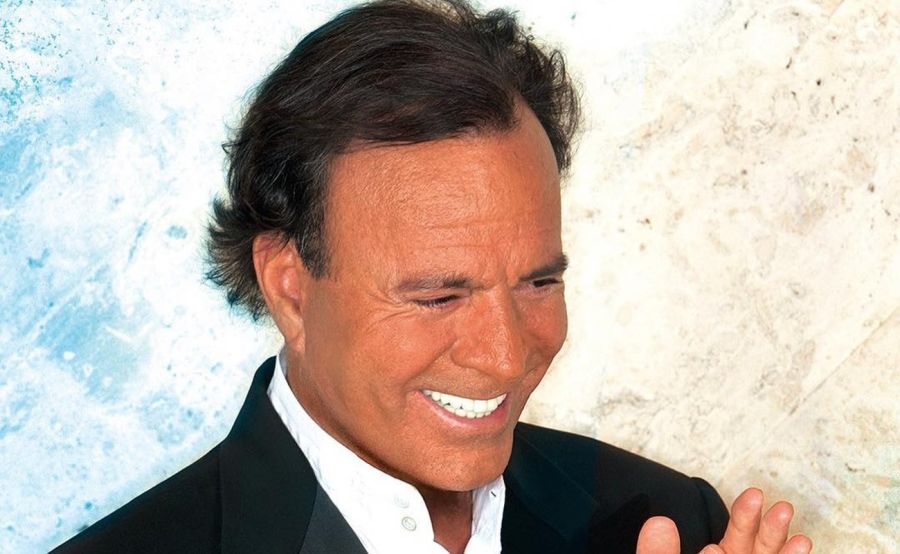 Julio Iglesias habló de sus memes y reveló qué le parecen