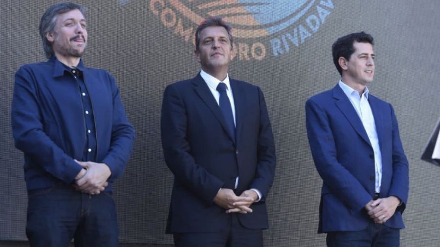 Sergio Massa junto a Maximo Kirchner y Wado de Pedro