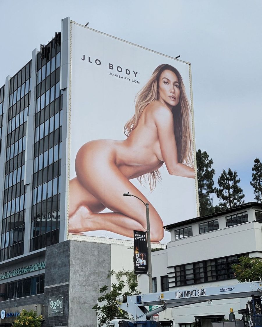 Jennifer López promociona su nueva línea de cuidado corporal con un particular desnudo 