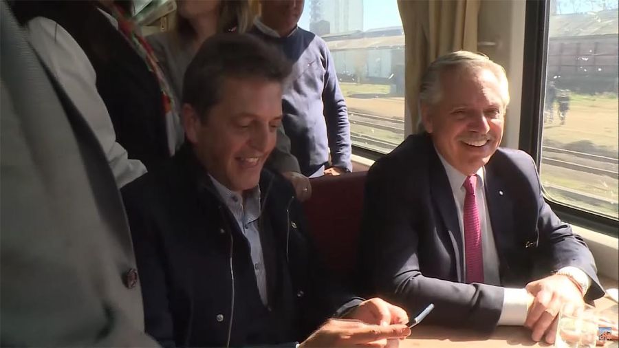 El presidente encabeza la reactivación del tren que conecta Cañada de Gómez con Rosario