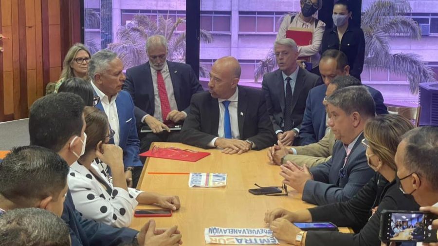 El embajador argentino en Venezuela, Oscar Laborde, recibió a una delegación de legisladores venezolanos 20220811