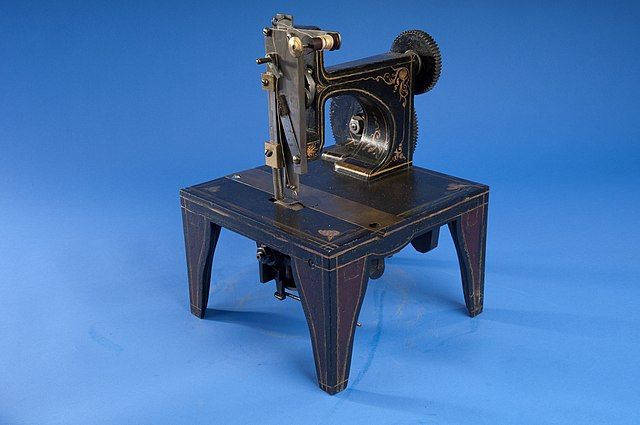 Singer primera máquina de coser