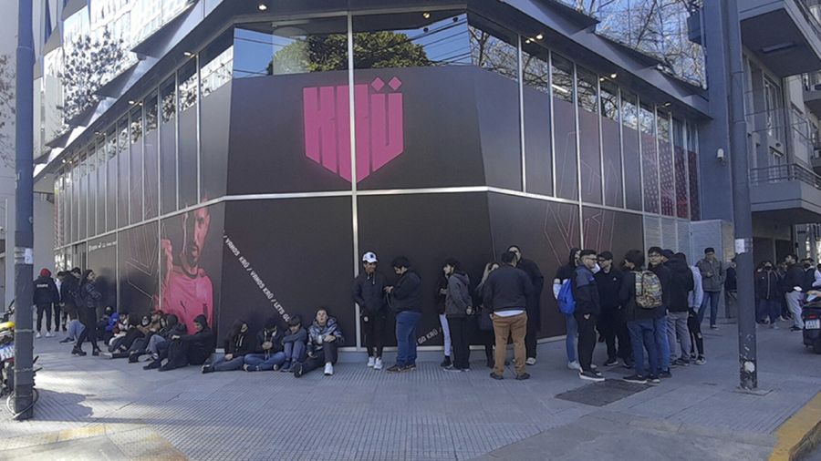 KRÜ convocará a sus hinchas en la plaza del Teatro Colón