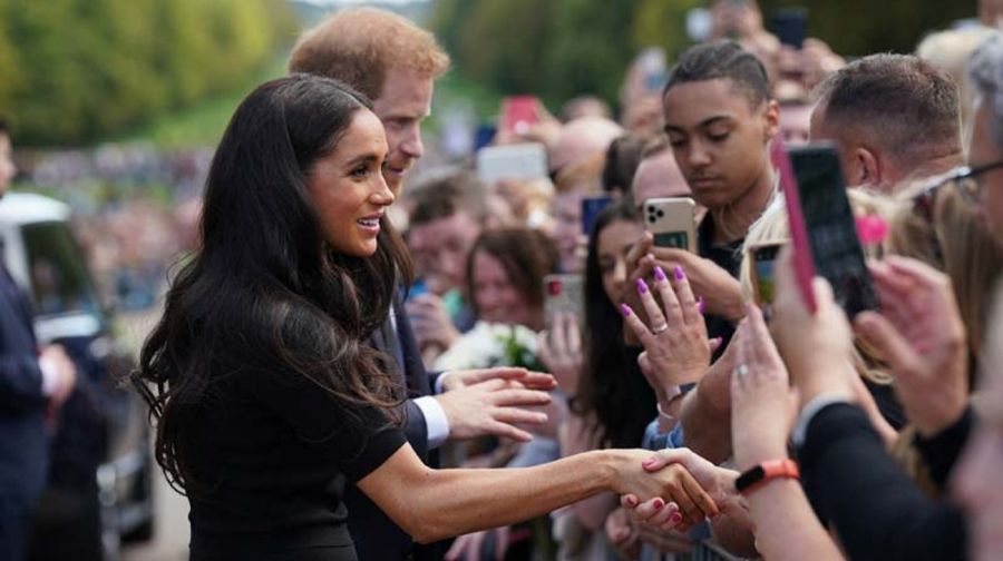 Murió la Reina Isabel II: el acertado y sobrio look de Kate Middleton y Meghan Markle 