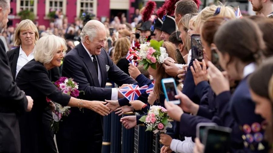El Palacio de Buckingham publicó un nuevo retrato para que los ciudadanos se identifiquen con la Familia Real británica