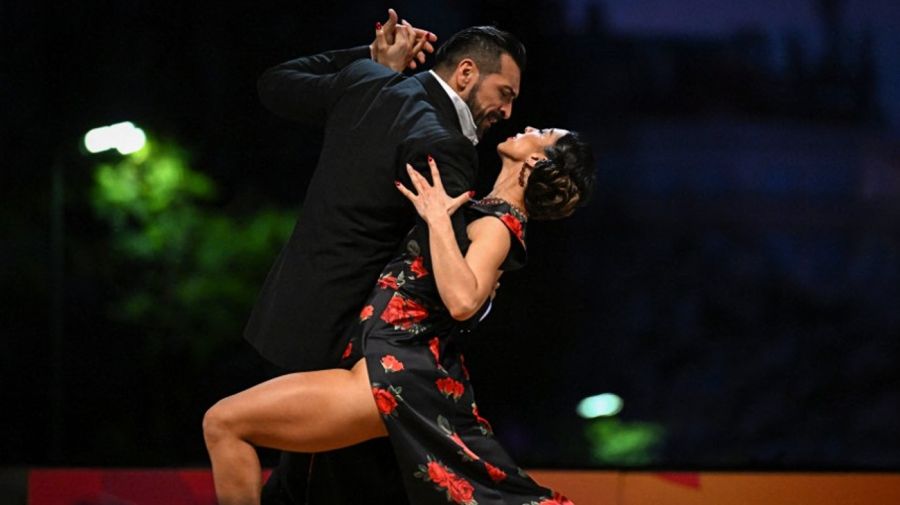 Campeones mundiales de Tango Escenario Constanza Vieyto y Ricardo Astrada, de Pergamino.