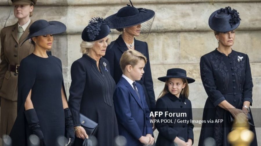 El último adiós a la Reina Isabel II: Camilla Parker, Kate Middleton, Meghan Markle y la princesa Charlotte siguen el estricto protocolo  