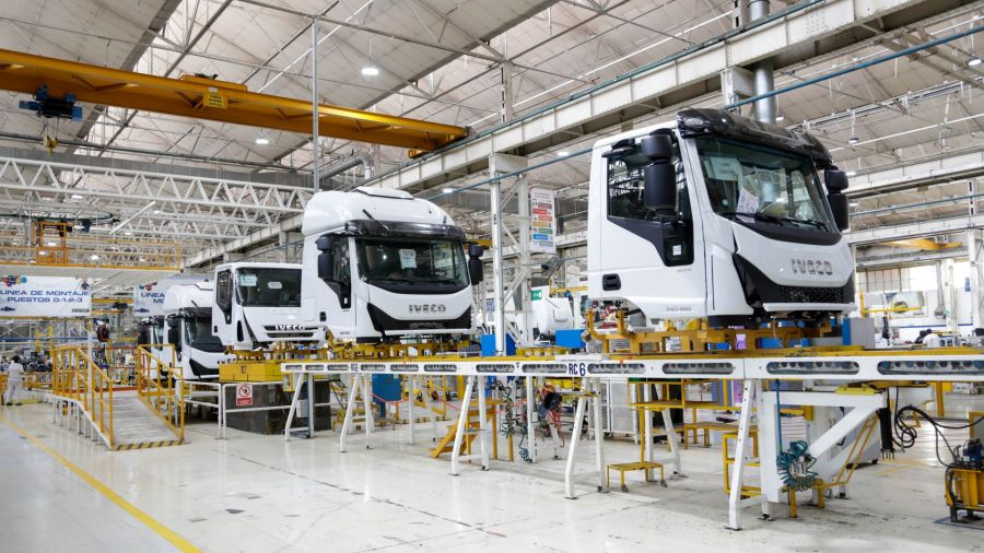 Iveco mostró el primer bus a GNC de producción nacional