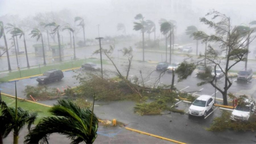 El huracán Fiona destrozó Puerto Rico y tocó tierra en la República Dominicana