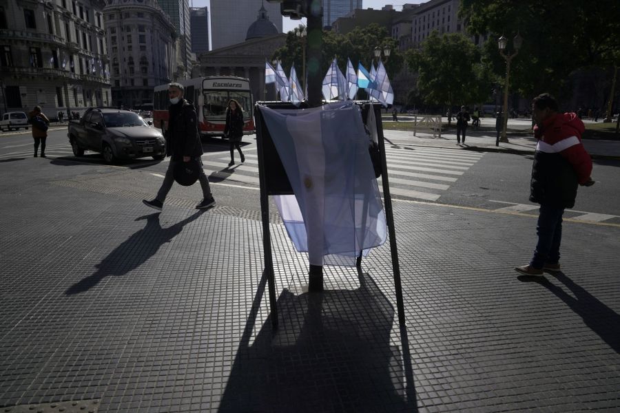 Argentine Bond Rebound Stalls as New Minister Faces a Mountain to Climb