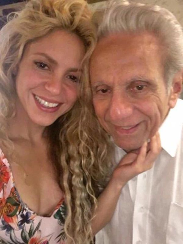 Shakira atraviesa un mal momento: su padre debió ser internado de urgencia