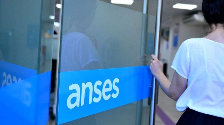 With long lines at the door of ANSES, registration for the $45,000 bonus began