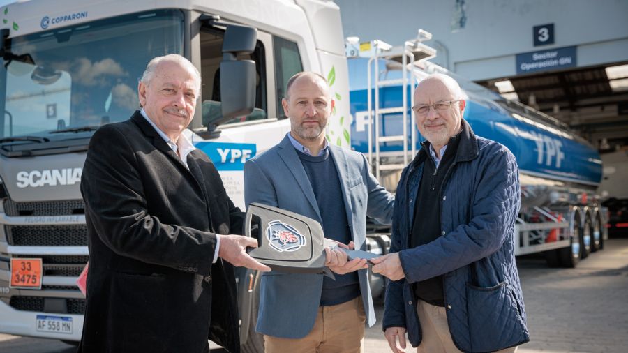 El primer camión Scania a GNC en transportar combustibles