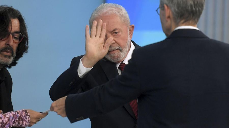 Jair Bolsonaro y Luiz Inácio Lula da Silva estarán frente a frente esta noche 20221028