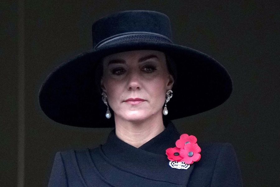 Kate Middleton cautiva en su último homenaje a la Reina Isabel II y Lady Di.   
