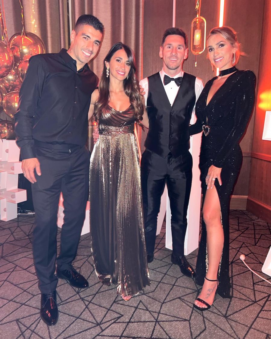 Qatar 2022: Antonela Roccuzzo and Sofia Balbi, the first official photo 