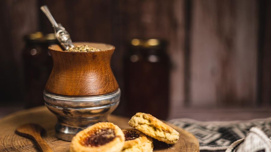 Receta de cómo cebar el mate argentino - LA NACION