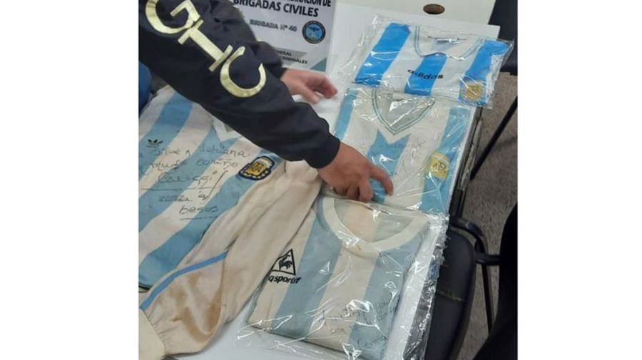 Camisetas robadas de Caniggia 20221206